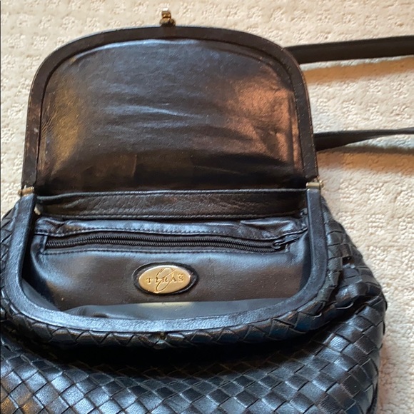 TIRAS black woven leather bag with shoulder strap - Picture 6 of 8